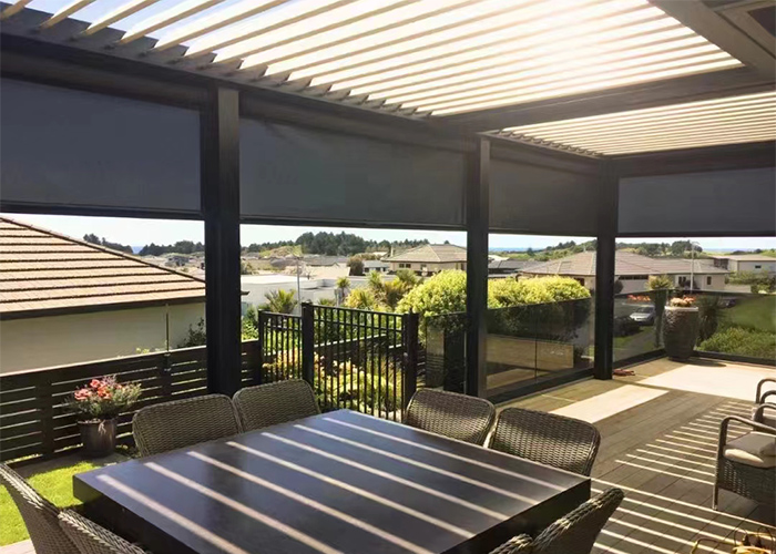 陽臺電動防風(fēng)卷簾